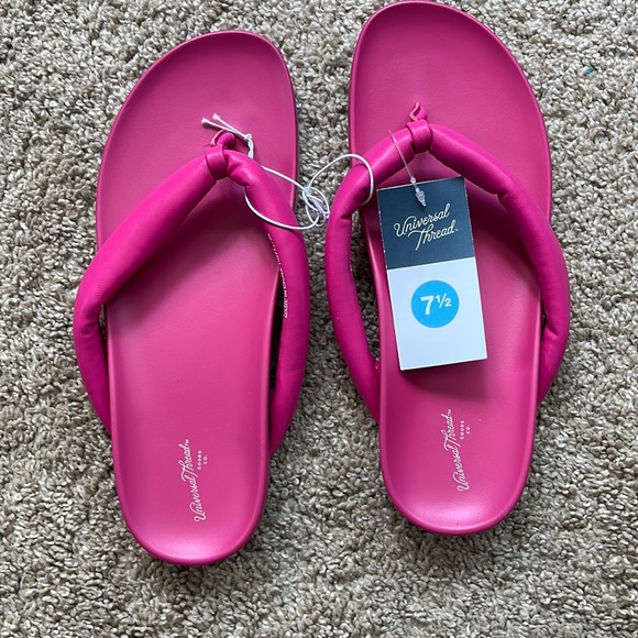 New Women's Slippers; size 7 1/2 - Picture 1 of 2